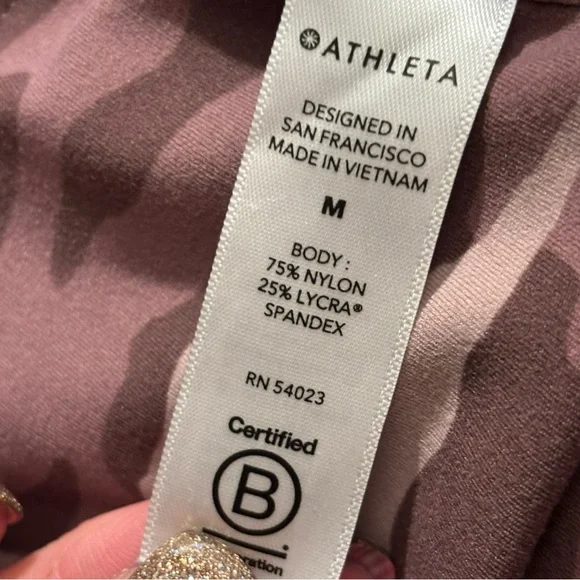 Elation Ultra High Rise 7/8 Legging in Camo Size Medium - Picture 6 of 6